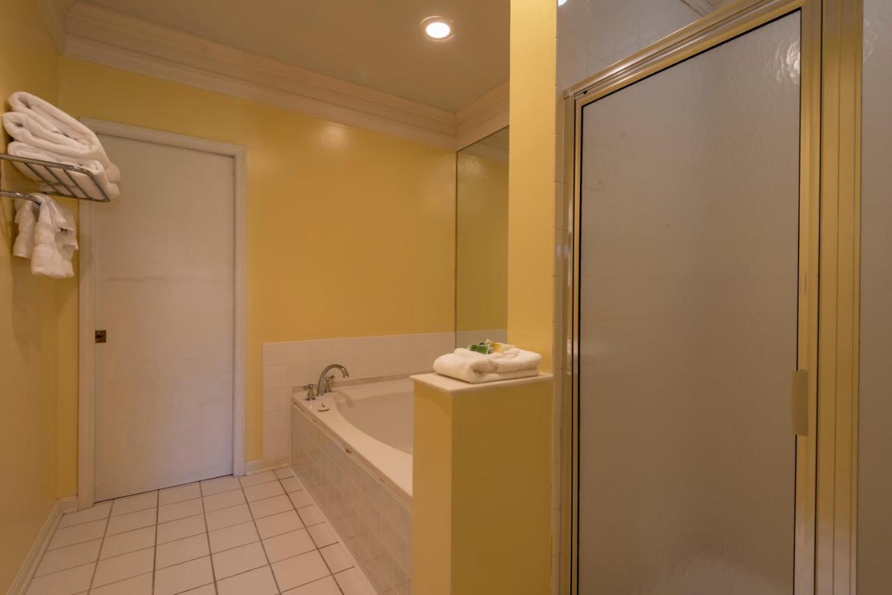 Century Suites Hotel Bloomington Bagian luar foto
